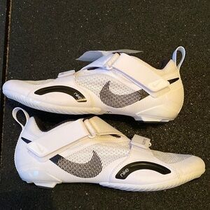 𝅺nike Superrep men's 11.5 New